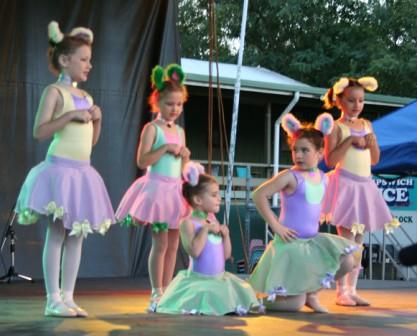 Ritz Performing Arts Centre - Young  performers, Ipswich Relay For Life, photo by Chrissy Layton, AusNotebook Music & Creative