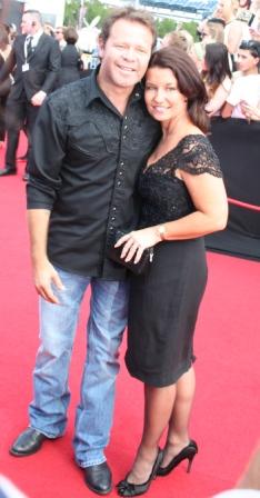 Country Musician Troy Cassar-Daley & wife, Radio 4KQ host  Laurel Edwards.  ARIAS 2011