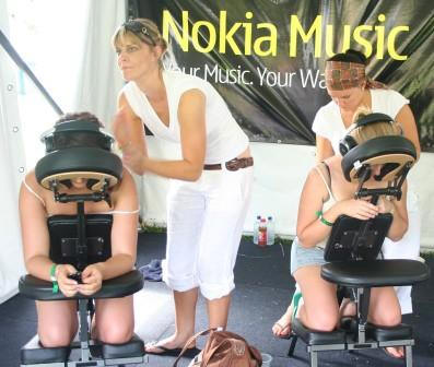Tactile Vision performing free massages at the Good Vibrations Festival - Brisbane.  Photo by Chrissy Layton, AusNotebook Music & Creative.