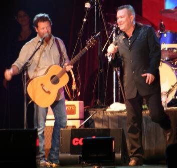 Troy Cassar-Daley performing with Jimmy Barnes at the National Country Music Muster.  Photo by Chrissy Layton, AusNotebook Music & Creative.